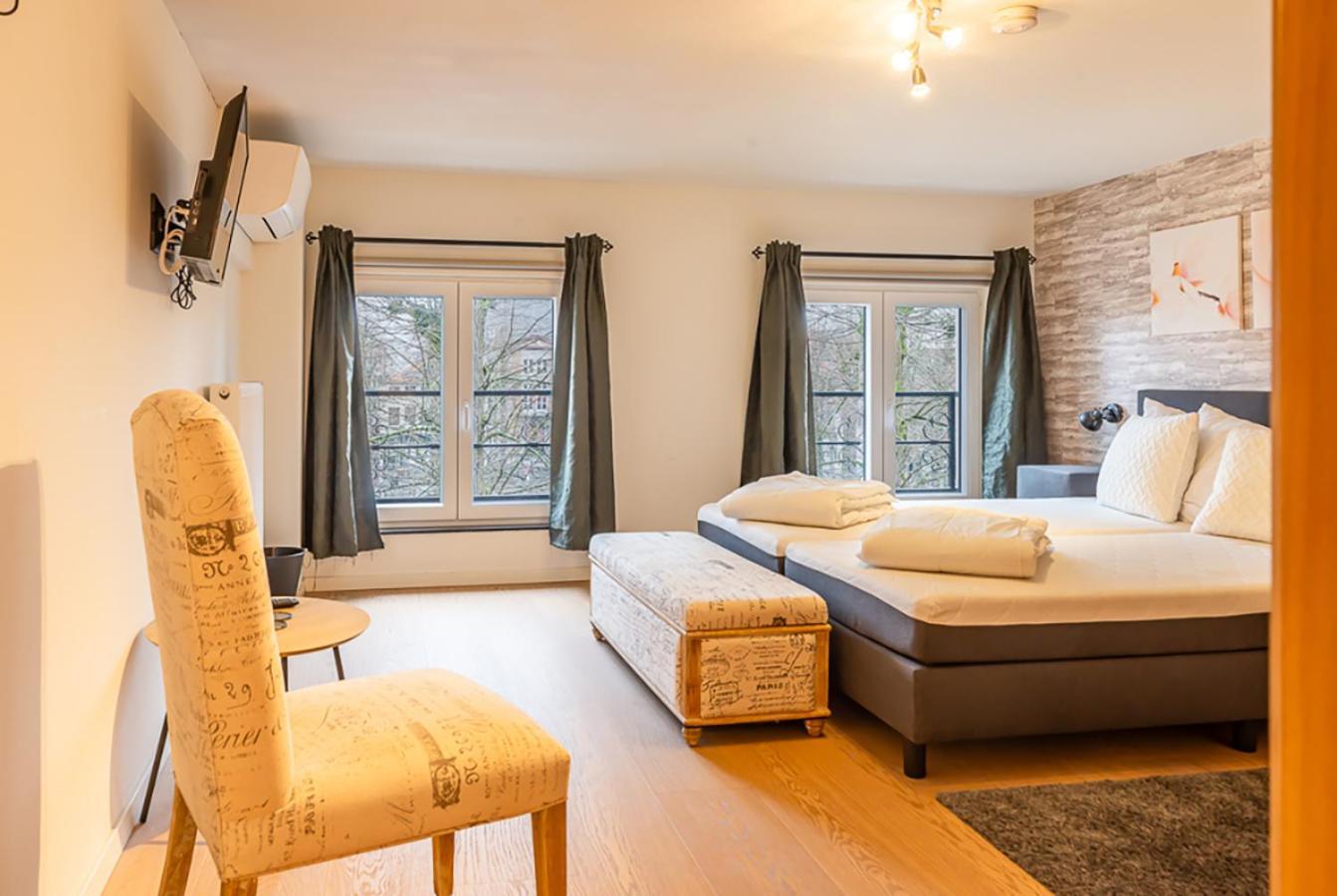 Guesthouses By Hotel Van Eyck Маасейк Екстериор снимка
