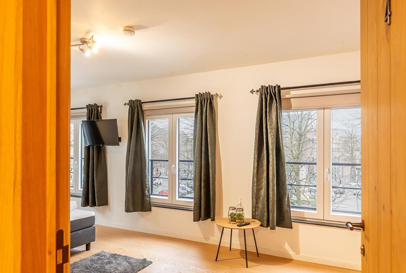 Guesthouses By Hotel Van Eyck Маасейк Екстериор снимка
